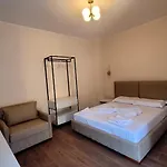 Sweet Hotel *