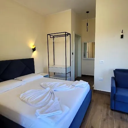 Sweet Hotel